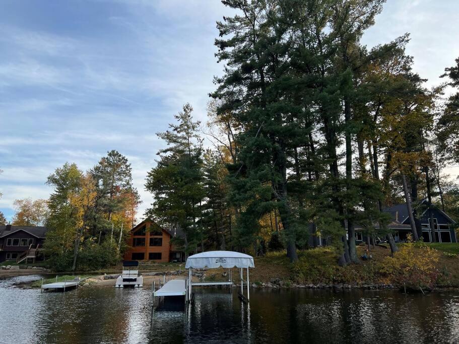 Large Log Home On Lake With Hot Tub Cross Lake Exterior photo